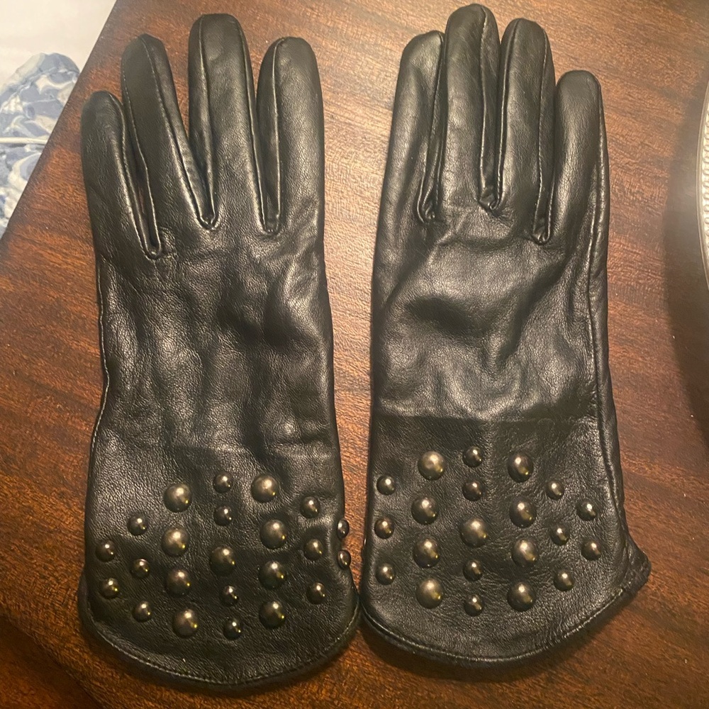 Nine West Studded Black Soft Leather Gloves. Womens M-L. Worn once.